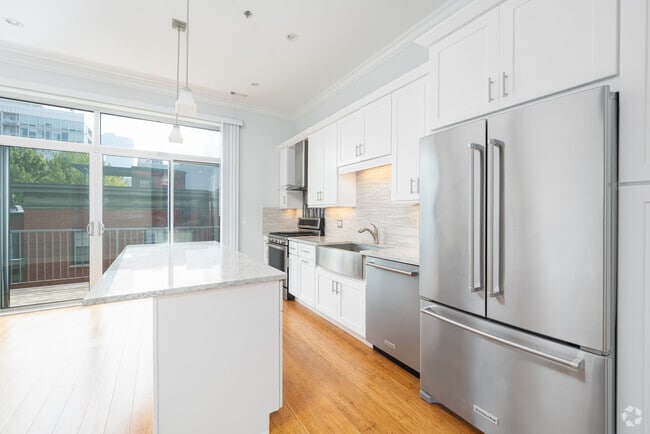 2BR, 2BA - 1,088SF - B5 - Kitchen