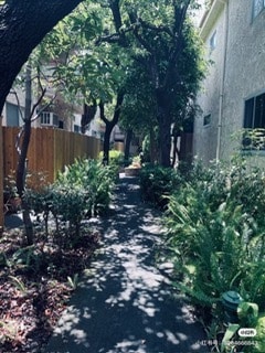 Interior Courtyard - 12030 Rochester Ave Unidad 214