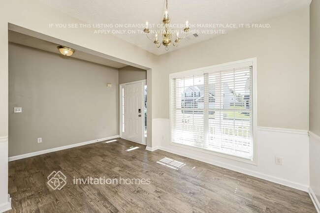 Photo - 755 Clairidge Ln SW