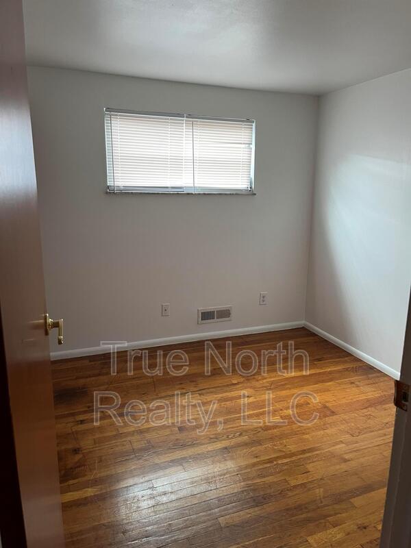 Photo - 4926 Fairway Ct