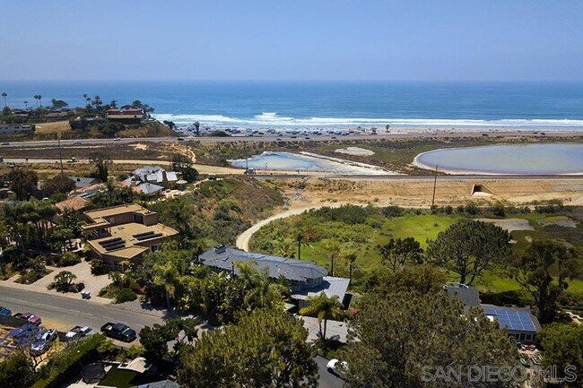 Photo - 835 Seabright Ln