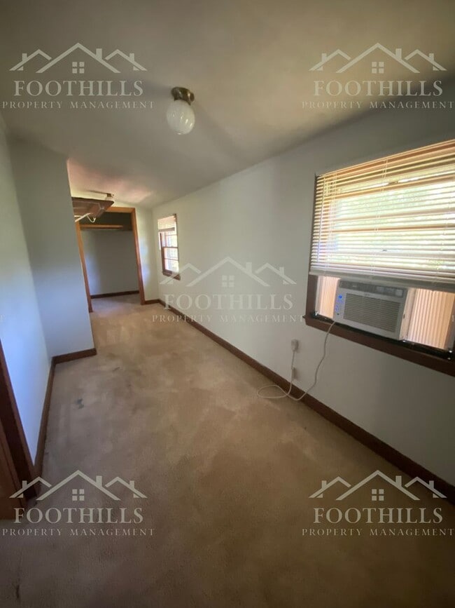 Photo - Cozy 1-Bed Detached Apartment with Spaciou...