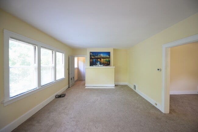 Photo - 3563 Erie Ave Unit East Hyde Park Apartment