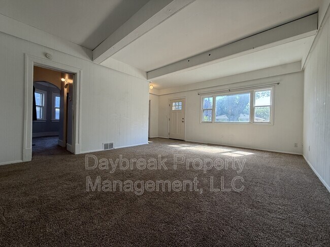 Photo - 1228 10th St N