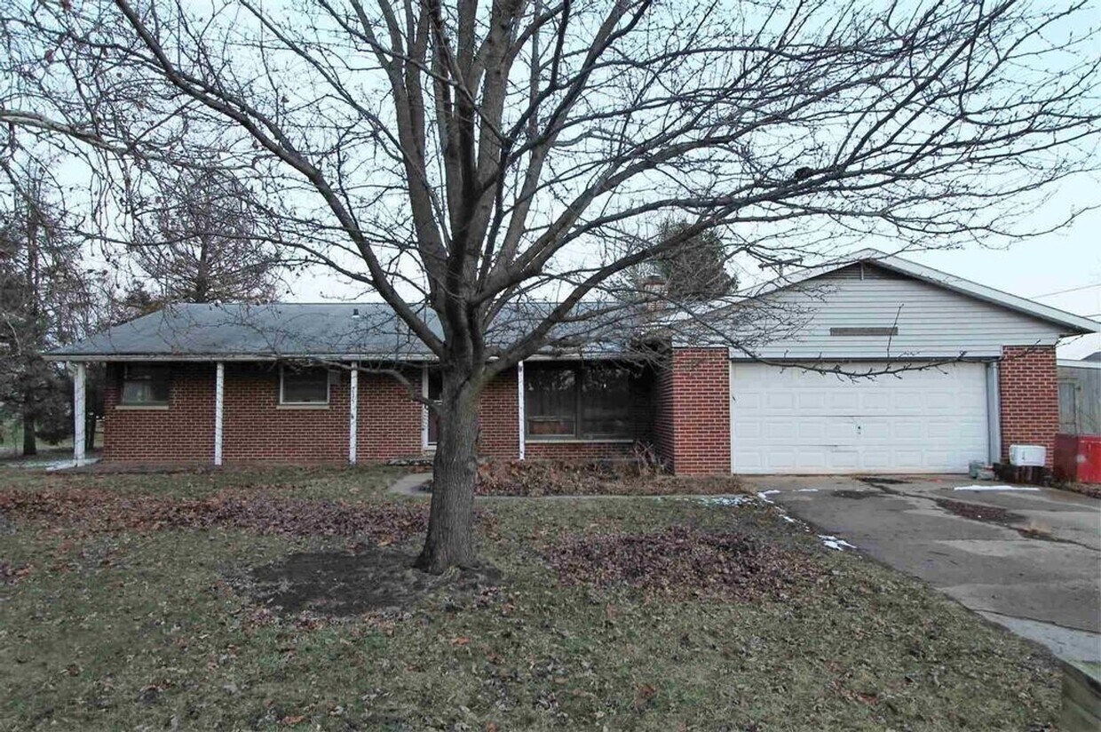 4 bedroom 1.5 bath - 4 bedroom 1.5 bath