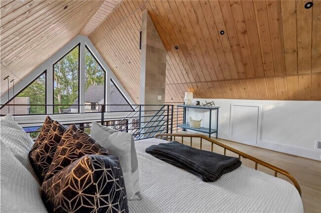 Photo - 1033 Reeder Cir NE