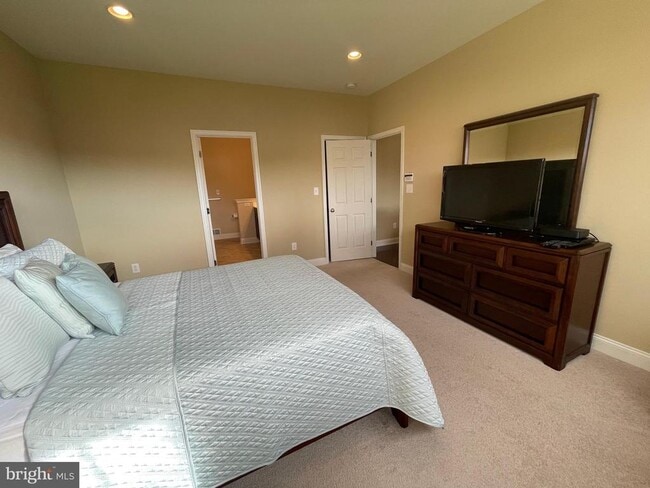 Photo - 19082 Hummingbird Ln