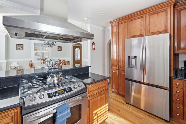 Photo - 1304 Van Buren St NW Unidad ID1353787P