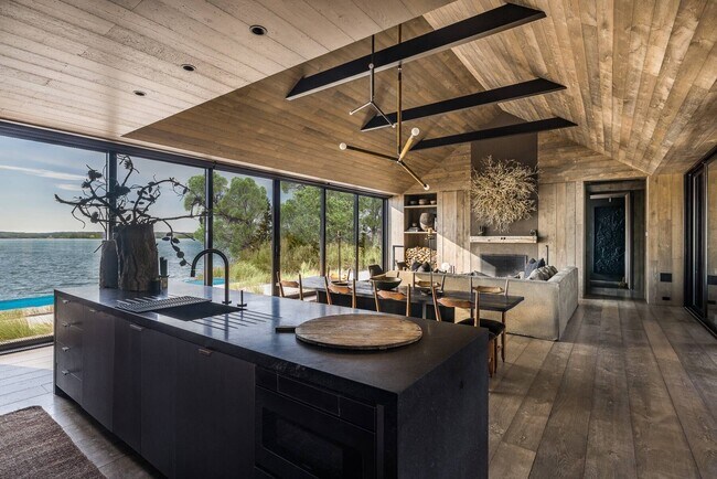 Photo - 265 Three Mile Harbor Hog Creek Rd