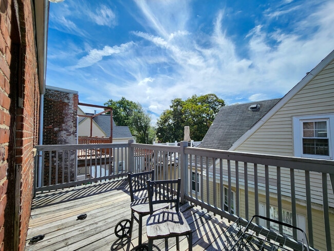 Photo - 35 Abbotsford St Unit 3