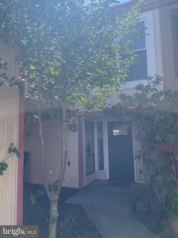 Photo - 17 Log Pond Dr Townhome