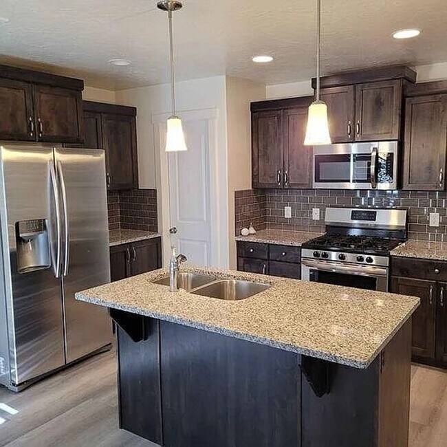 Photo - End Unit 3 Bedroom Townhome