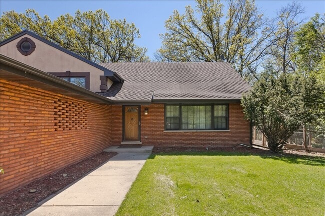 Photo - 33 Half Day Rd