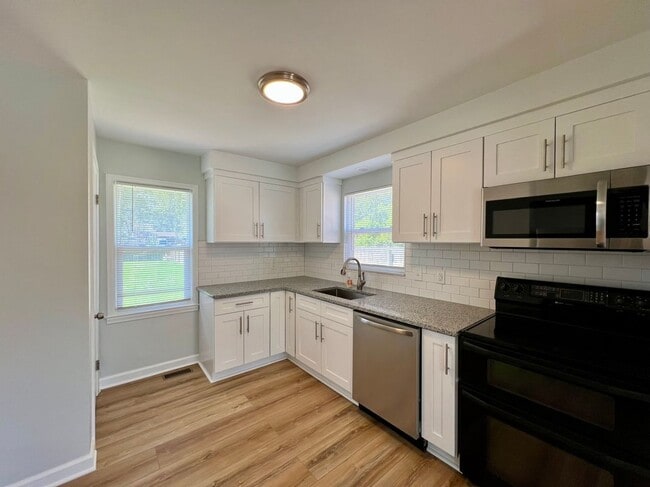 Photo - 22104 Elizabeth St