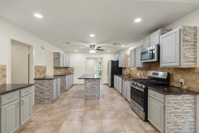 Photo - 15602 Oleta Ln