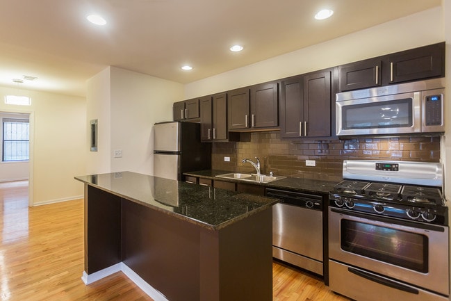 Photo - Buena Terrace - 4242 N Sheridan Rd