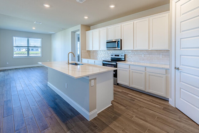 Photo - 9002 Dahlia Cir