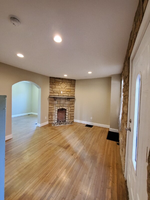 Photo - 90 E 8th Ave