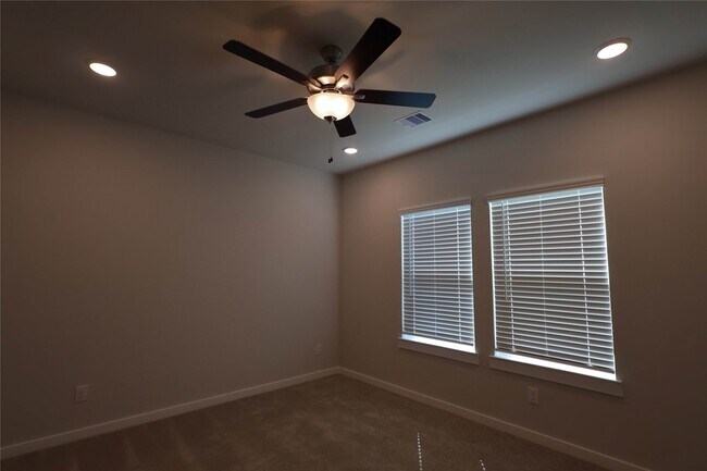 Photo - 8579 Blueberry Ash St