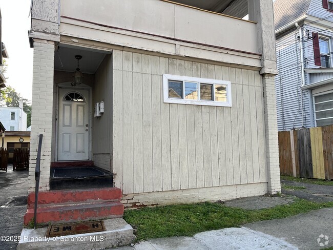 Building Photo - 94 Wyoming St Rental