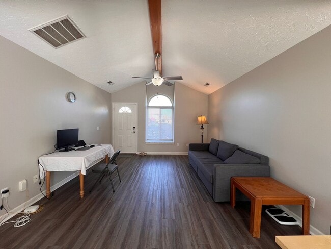 Photo - 2B1b Apartment Sublease Available at Cheswick Village