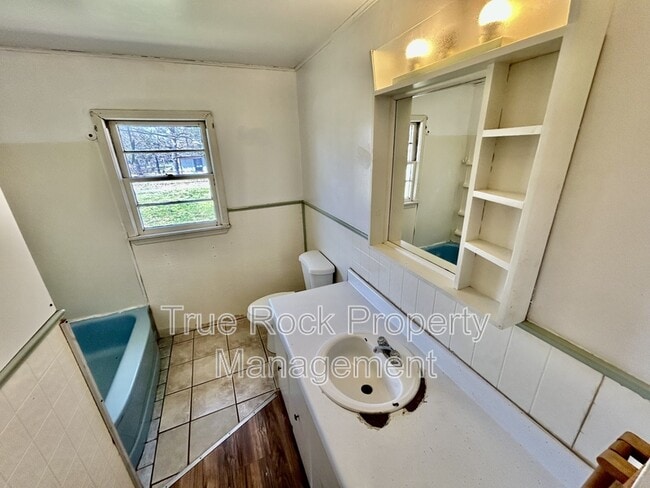 Photo - 300 E Main St