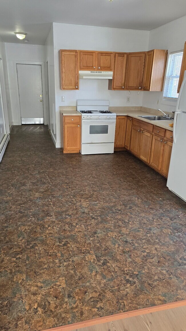 Photo - 13 Saltonstall Ave Unit 1st Floor