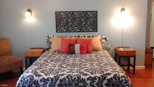 20160511_115841 - Waikiki Whale Watcher Apts.