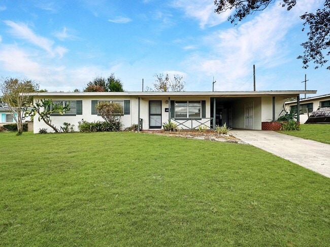 Building Photo - 413 Krueger St