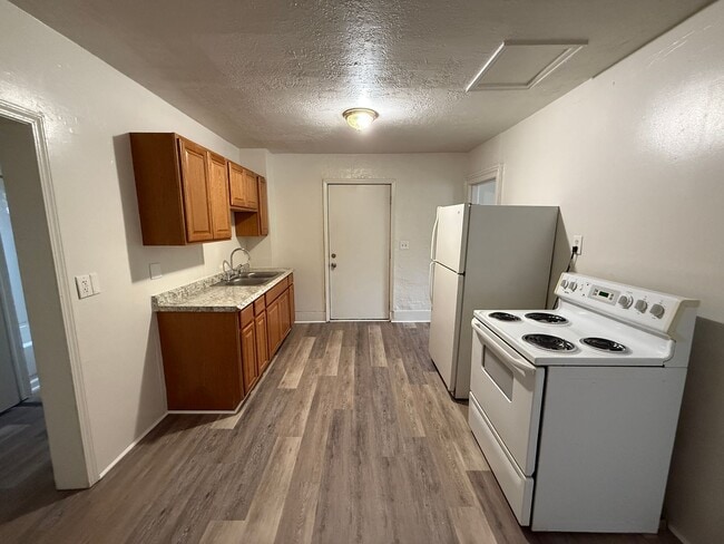 Photo - 719 W Ganson St Unit Upper