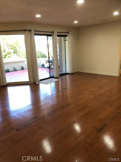 950 Cagney Ln Unit 101