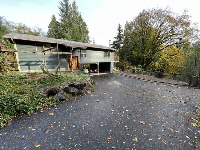 Building Photo - Southworth Hideaway Available Now! Small Pets Okay! 2 Br for Rent!