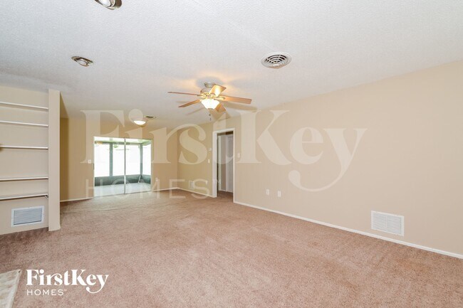 1075 Queen Rd