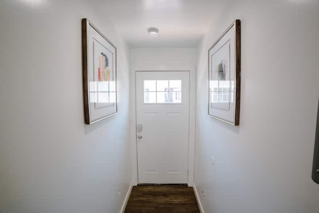 Photo - 14836 Archwood St Apartment Unit 2