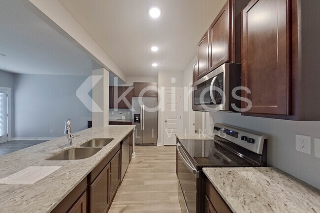 Photo - 7210 Chatfield Wy NW