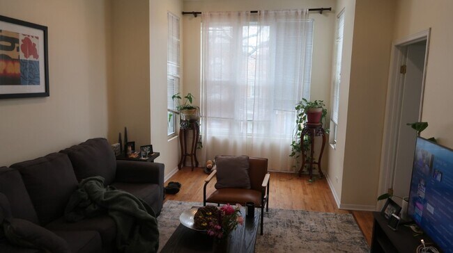 Photo - 1411 W Erie St