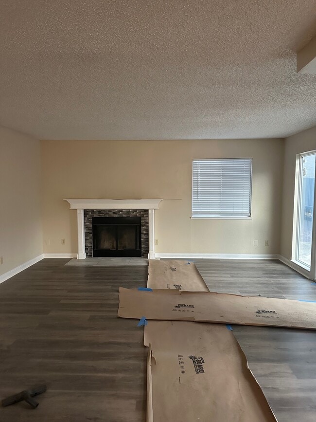 Photo - 355 Susan Ct