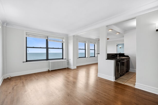 Photo - 1205 W Sherwin Ave Unit 805