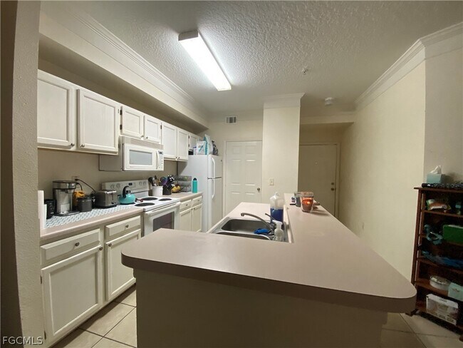 Photo - 11490 Villa Grand Unit 201
