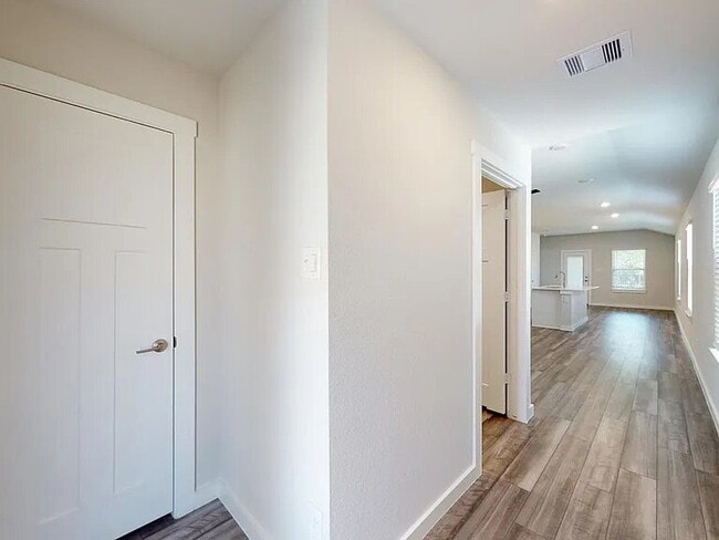 Photo - "Charming 3-Bedroom Retreat in College Station!"