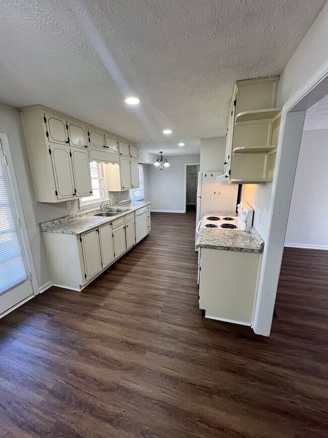 Photo - Available now!!! 3 bedroom 2 bath in Lilburn