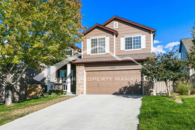 Building Photo - Spacious Home with gorgeous kitchen and central AC!