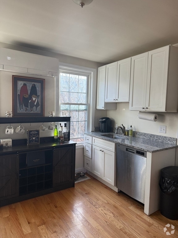 Building Photo - 83 Bolton St Unit 3 Rental