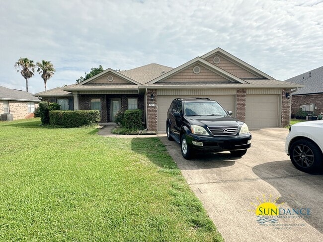 Building Photo - Beautiful 4-Bedroom Brick Home in Misty Meadows, Navarre!