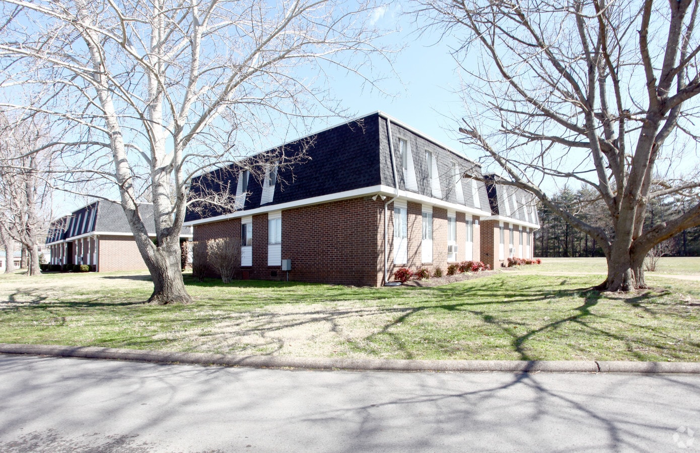 Colonial Village Apartments - Colonial Village Apartments