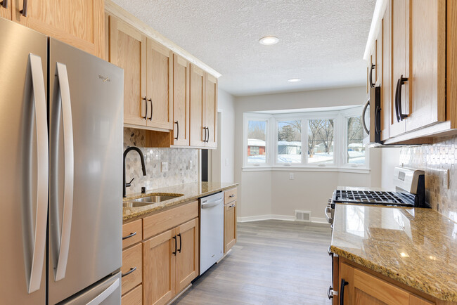 Photo - 1943 Regent Ave N Townhome