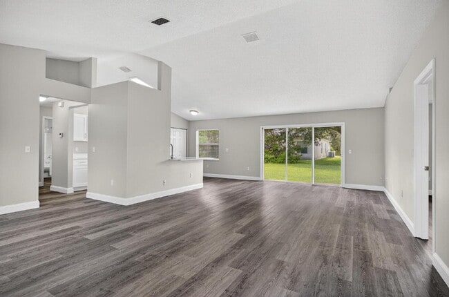 Beautiful 3 Bedroom Indian Trails Home! - Beautiful 3 Bedroom Indian Trails Home!