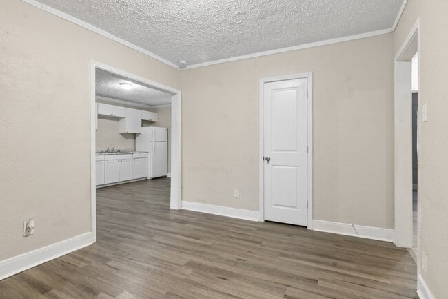 Photo - 1709 W 4th St