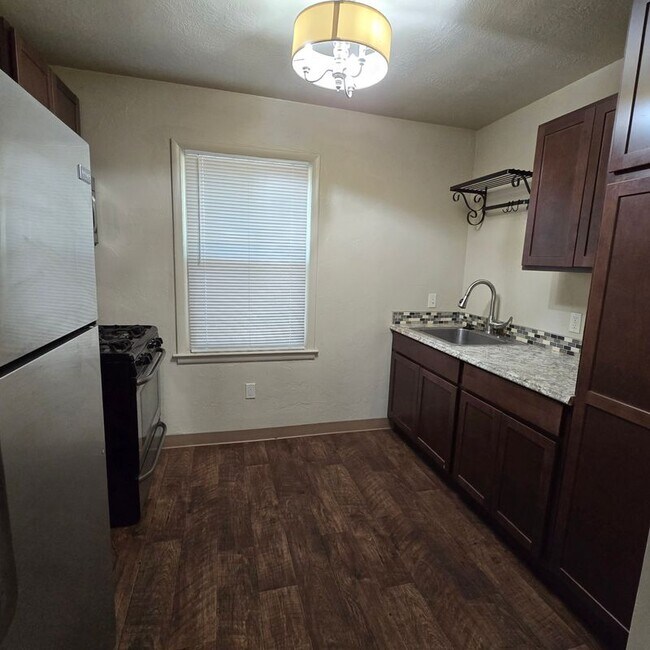 Photo - 307 N 9th St