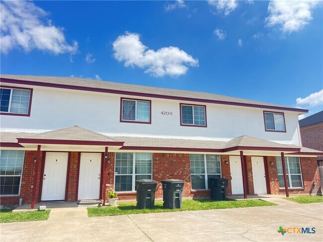 Photo - 4200 Alan Kent Dr Unidad C